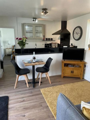 Guest Suite in Porthleven With Private Garden